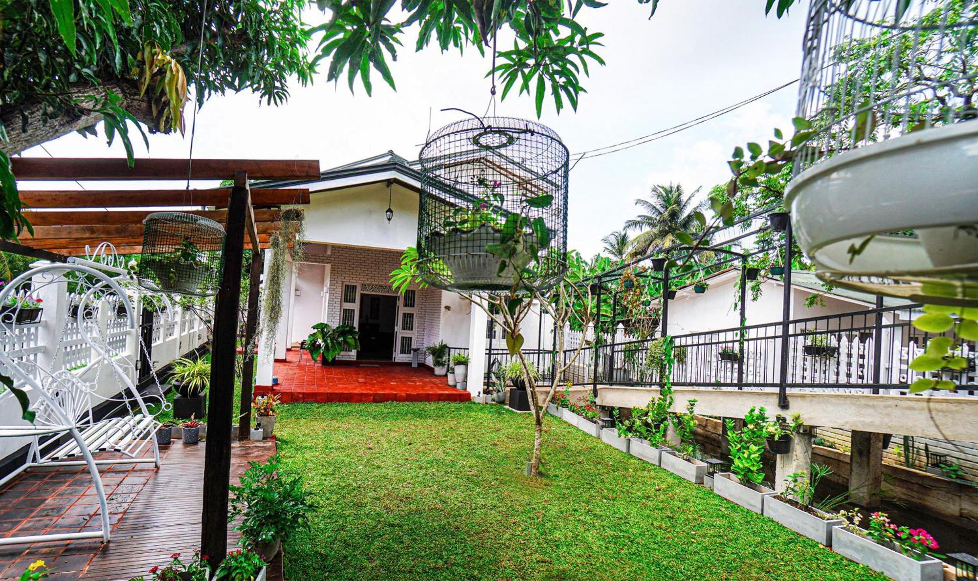 Ayur Ayur White Sail Villa Dalupotha Экстерьер фото